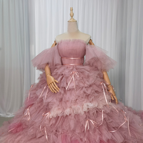 実例写真！カラードレス ピンク もこもこドレス リボン 編み上げ