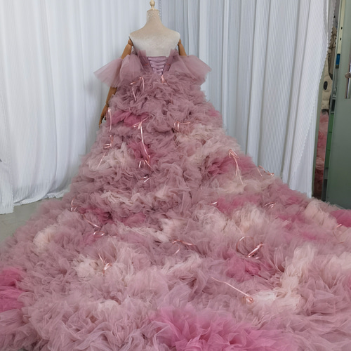 実例写真！カラードレス ピンク もこもこドレス リボン 編み上げ