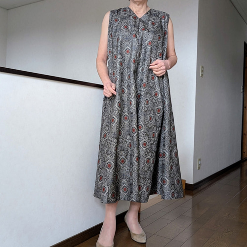 20-60代からのファッション通販  着物リメイク 大島紬 ロング テントライン を贅沢に使った ワンピース