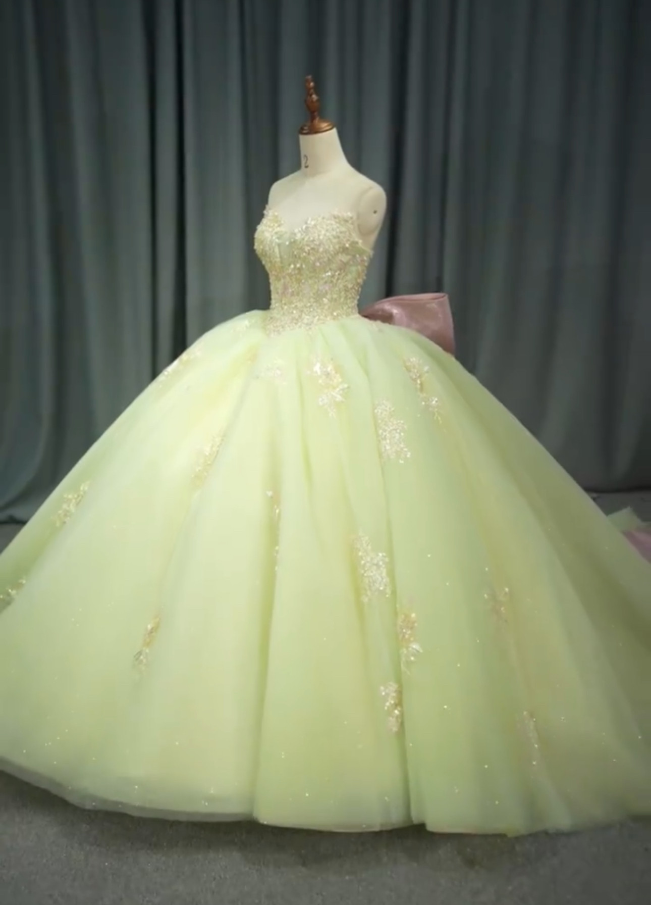 人気カラードレス！イエローxピンクソフィア　編み上げ　可愛い　ソフトチュール　トレーン　レーススカート結婚式前撮り披露宴