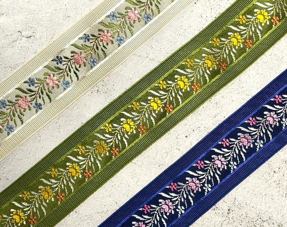 0.35m ◇ フランス製リボン ◇ ボタニカル柄 ◇ ライトベージュ【tape-No,051-0.35】 2枚目の画像