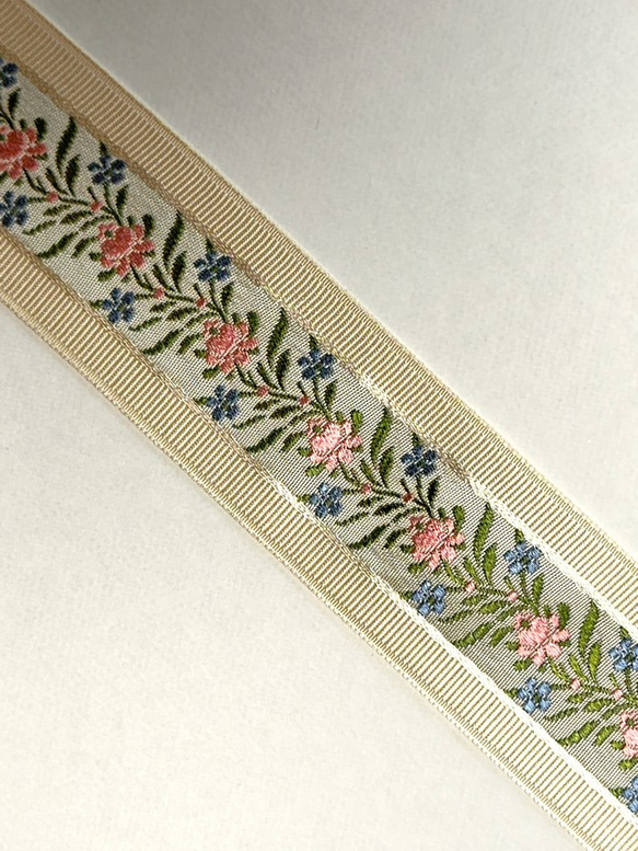 0.35m ◇ フランス製リボン ◇ ボタニカル柄 ◇ ライトベージュ【tape-No,051-0.35】 9枚目の画像