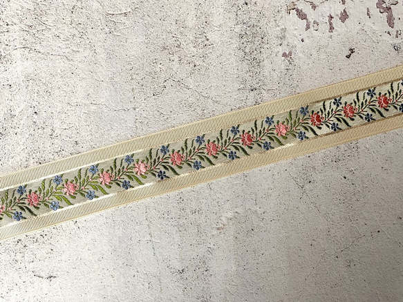 0.35m ◇ フランス製リボン ◇ ボタニカル柄 ◇ ライトベージュ【tape-No,051-0.35】 6枚目の画像