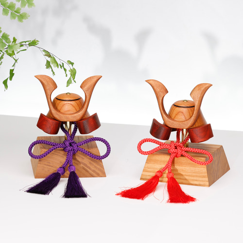 端午の節句 兜飾り けやき 真鍮 兜 弓太刀 コンパクト 飾り台 雑貨