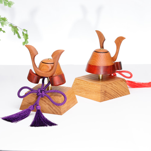 端午の節句 兜飾り けやき 真鍮 兜 弓太刀 コンパクト 飾り台 雑貨