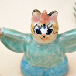 猫のお雛様　ひな人形　両手上げ　元気ねこ雛　トラ猫　ミックス猫　手作り陶器・陶芸　ネコの置き物　おひなさま 5枚目の画像