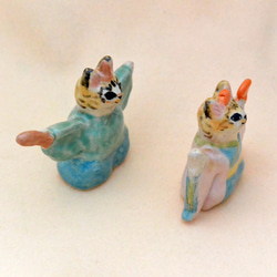 猫のお雛様　ひな人形　両手上げ　元気ねこ雛　トラ猫　ミックス猫　手作り陶器・陶芸　ネコの置き物　おひなさま 6枚目の画像