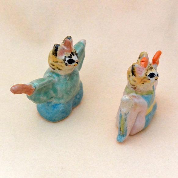 猫のお雛様　ひな人形　両手上げ　元気ねこ雛　トラ猫　ミックス猫　手作り陶器・陶芸　ネコの置き物　おひなさま 6枚目の画像