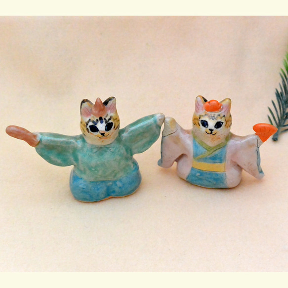 猫のお雛様　ひな人形　両手上げ　元気ねこ雛　トラ猫　ミックス猫　手作り陶器・陶芸　ネコの置き物　おひなさま 3枚目の画像