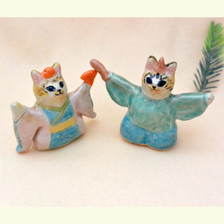 猫のお雛様　ひな人形　両手上げ　元気ねこ雛　トラ猫　ミックス猫　手作り陶器・陶芸　ネコの置き物　おひなさま 2枚目の画像
