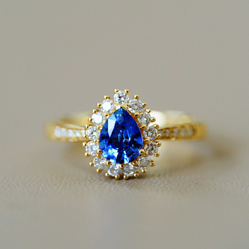 矢車草の青」K18 天然ブルーサファイア 天然ダイヤモンド リング 成功