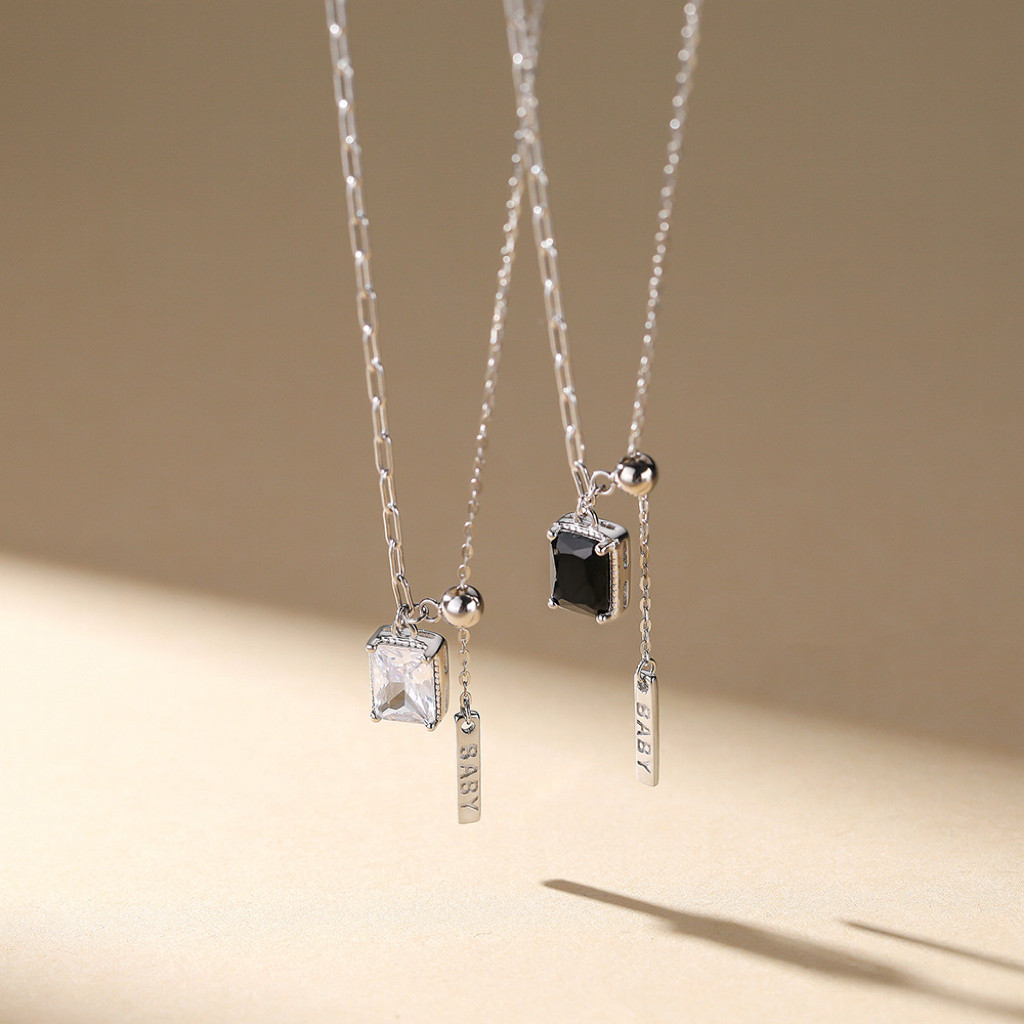 シルバー925 ブラック　ホワイト　スクエア　チャーム　ネックレス　スライド式　金属アレルギー対応
