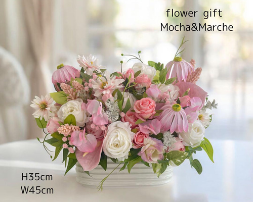 光触媒フラワー ピンク系バラと春の花々が咲き誇るフラワー