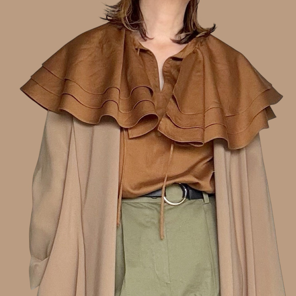 frill collar blouse (camel brown)