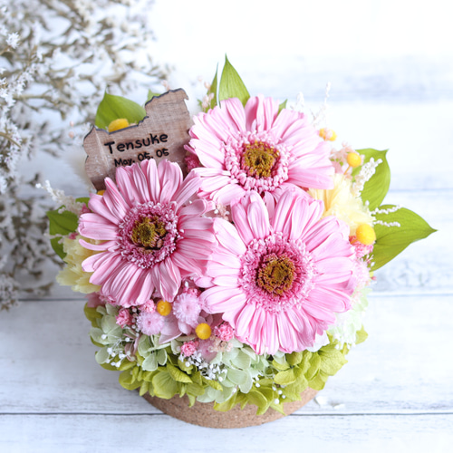 ちびねこページ　ピンク薔薇フラワーアレンジ 可愛いハチワレ猫の花☆かわいいフラワーギフト・プレゼントに