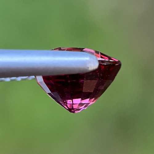 ロードライトガーネットルース非加熱天然1.4ctRhodolite Garnet