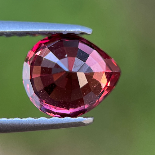 ロードライトガーネットルース非加熱天然1.7ctRhodolite Garnet ロードライトガーネットルース非加熱天然1.7ctRhodolite Garnet