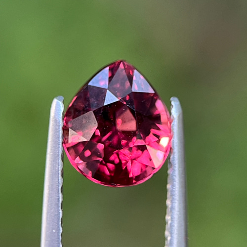 ロードライトガーネットルース非加熱天然1.4ctRhodolite Garnet