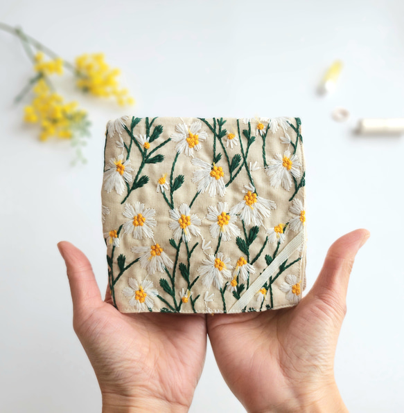 デイジーとミモザ デイジー刺繍×ダブルガーゼのハンカチ│ミモザ 母の日 ギフト はんかち