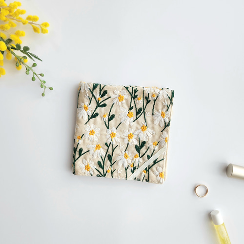 デイジー刺繍×ダブルガーゼのハンカチ│ミモザ 母の日 ギフト はんかち