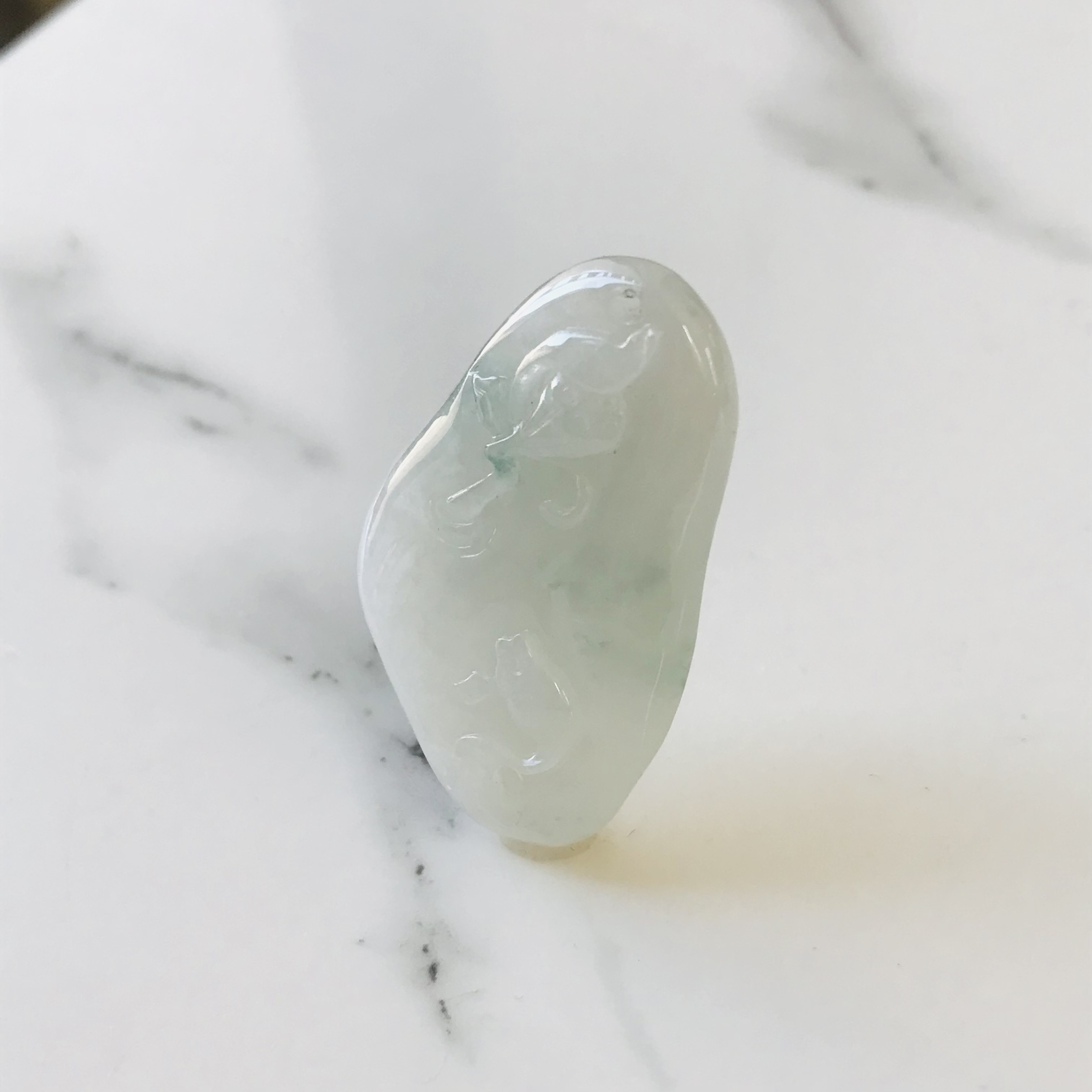 [P280-007］ジェイド　JADE  ヒスイ　本翡翠　ペンダント　ミャンマー産　カービング