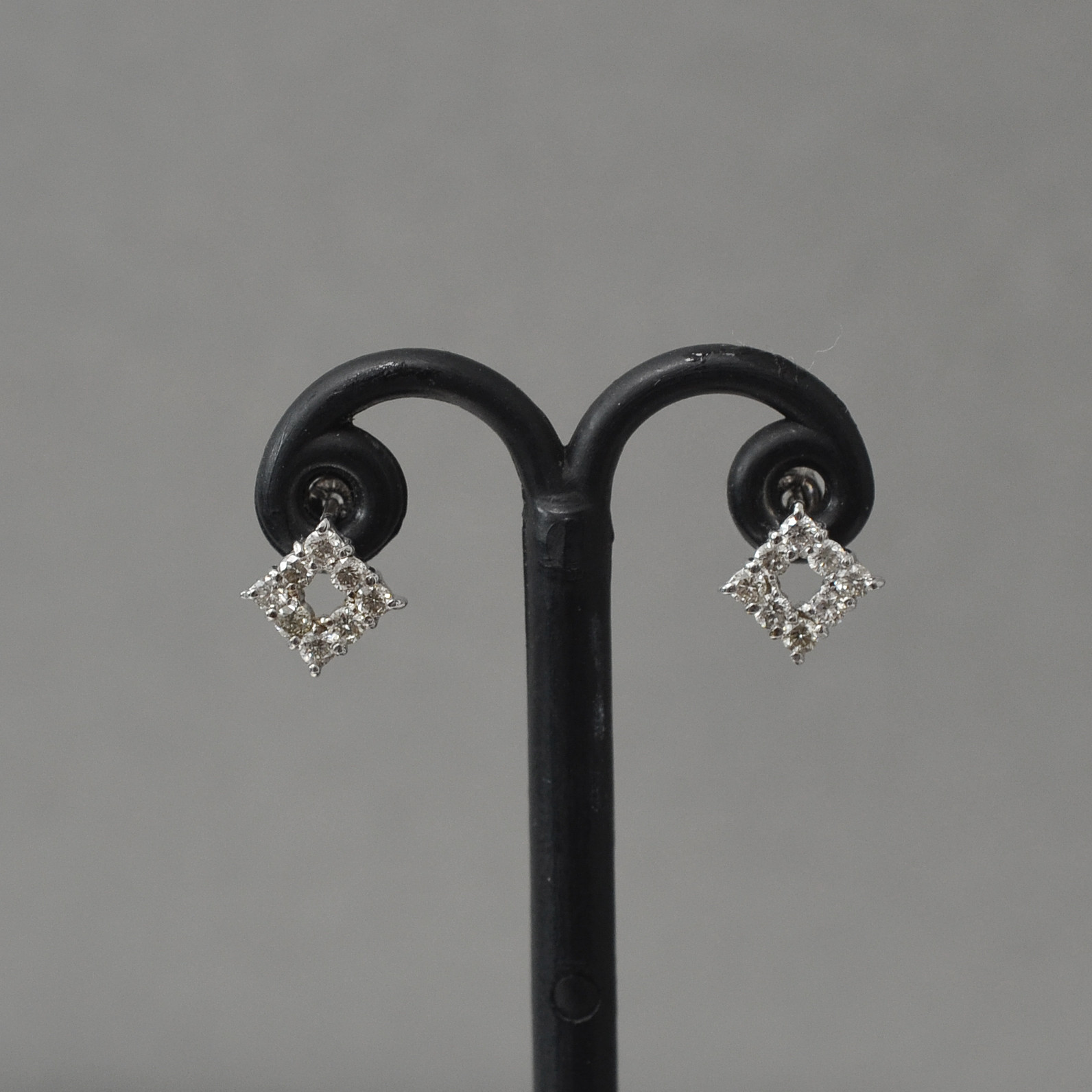 K18WG天然ダイヤモンド スクエア プチピアス 合計0.2ct