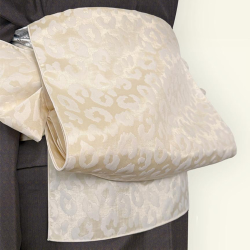 兵児帯✨合皮/ヒョウ柄 新品 合皮 ヒョウ柄 ゴールド 68㎝×25㎝ 厚0.6 はぎれ レザーの