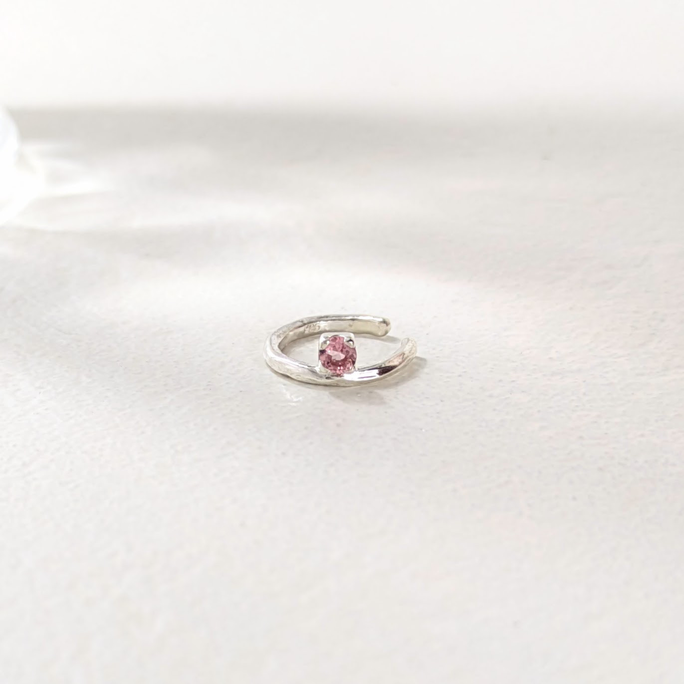 SILVER925　一粒ピンクトルマリンのイヤーカフ（片耳用）