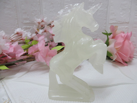 天然石 オブシデイアンのユニコーン　置物　彫り物F.74 天然石 オブシデイアンのユニコーン 置物 彫り物F.74 - メルカリ