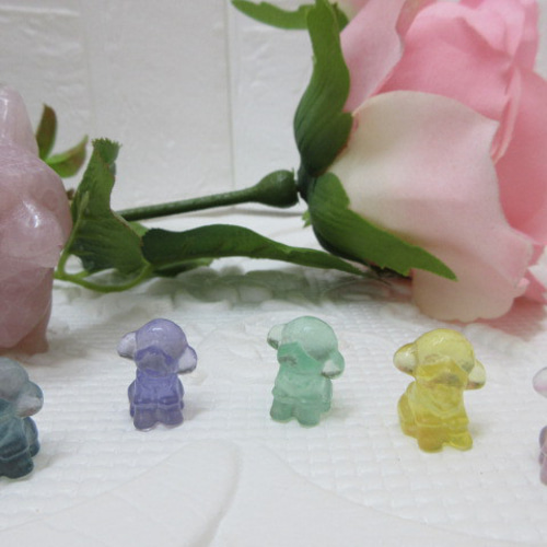 No.CR-293 天然石 ＜彫刻置物＞フローライト 犬・トイプードル 天然石
