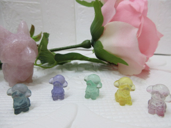 天然石フェザーフローライト　九尾彫刻置物　No.1949 天然石フェザーフローライト 九尾彫刻置物 No.1949 - メルカリ