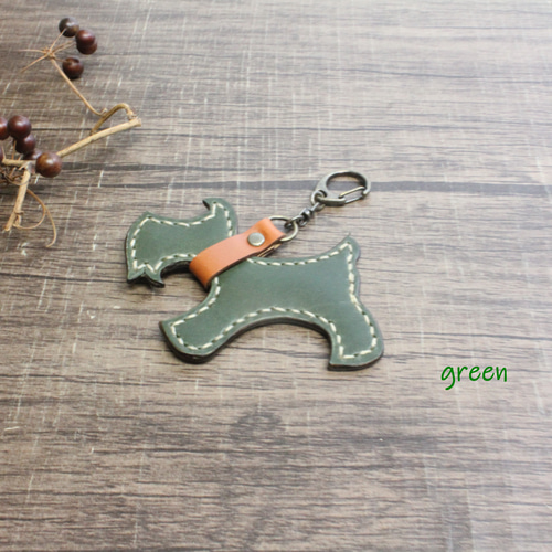 イタリアンレザーのミニチュアシュナウザーのバッグチャーム