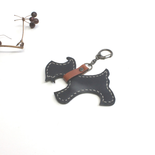 イタリアンレザーのミニチュアシュナウザーのバッグチャーム