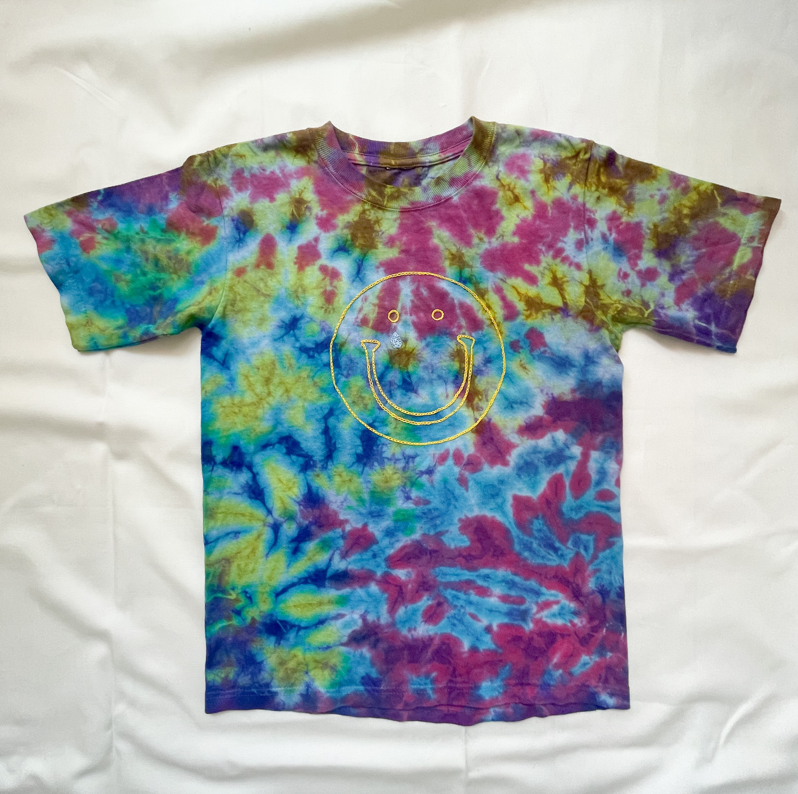 送料無料 " smile " 藍染＋タイダイ染め＋刺繍　スマイルマーク　笑顔