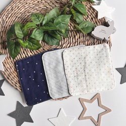 ハンドメイド　スタイ　ぽこぽこダブルガーゼ　花びらスタイ ♡ぽこぽこダブルガーゼのハート柄花びらスタイ♡ スタイ・よだれかけ