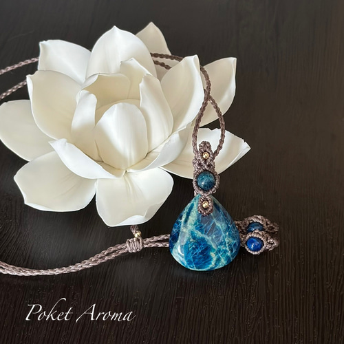 『清蒼』クリソコラとハックマナイトのマクラメペンダントネックレス 清蒼』クリソコラとハックマナイトのマクラメペンダントネックレス