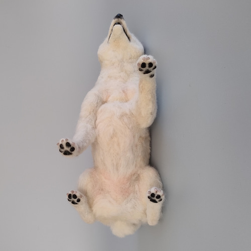 笑顔でお手する白柴さん 羊毛フェルト 羊毛わんこ 福や工房 通販