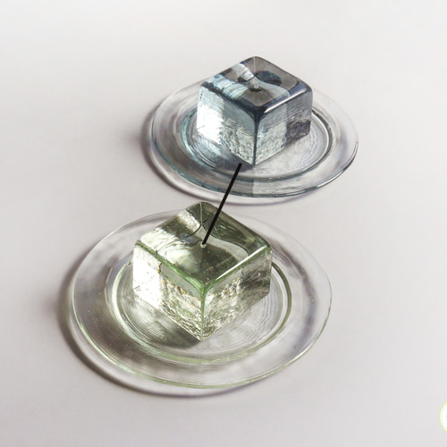 Baccarat バカラ クリスタル 灰皿 八角形 2個セット キャメル 八芒星 ガラス灰皿 2個セット Baccarat バカラ クリスタル 灰皿 八角形