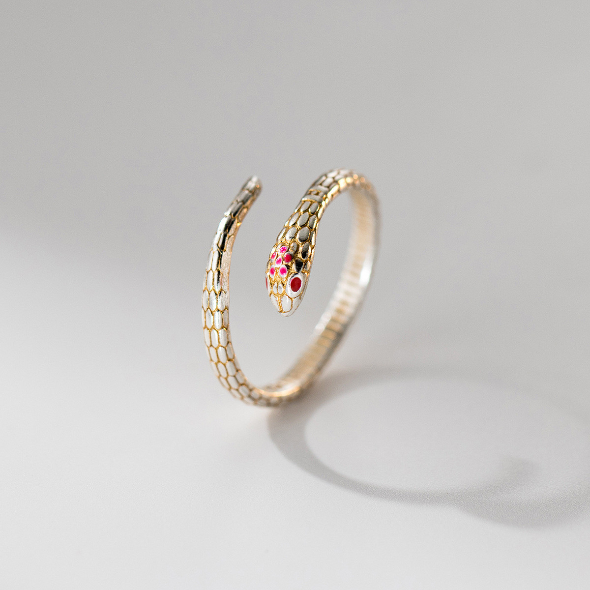 シルバー925  かわいい　ピンク　スネーク　蛇　　リング　　フリーサイズ  リング　指輪　　silver925