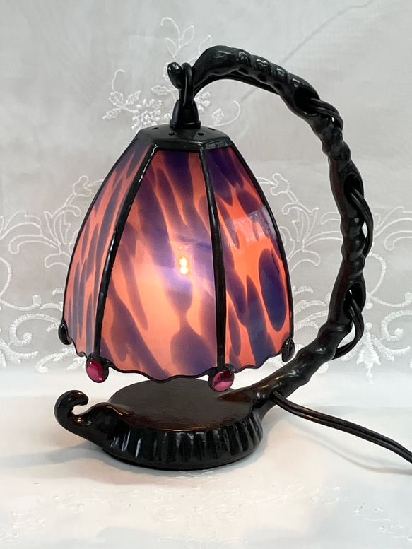 ティファニースタイルテーブルランプ電気スタンドガラスランプ ピンク