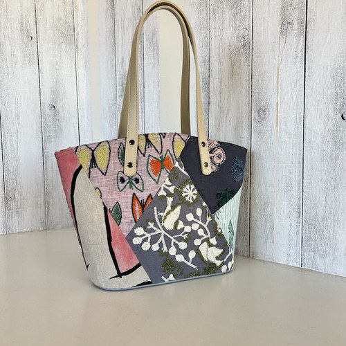 ミナペルホネン　ファスナー付きマルシェトートバック pomppia ミナペルホネン ファスナー付きマルシェトートバック pomppia