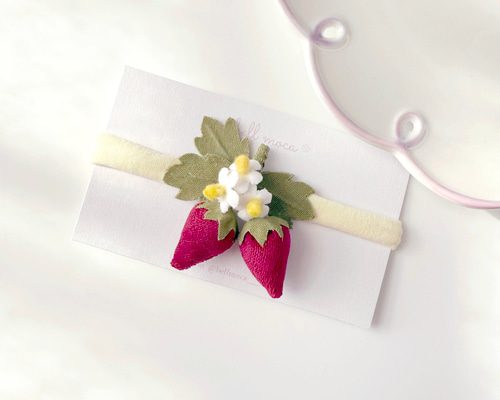 イチゴヘアバンド 子供 ベビー 苺 いちご 出産祝い プチギフト 浴衣 髪