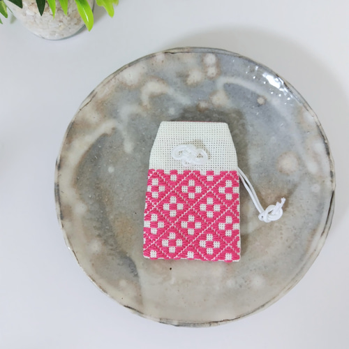 ☆専用☆こぎん刺し お守り袋 10こ こぎん刺しのお守り」キットが新発売になりました！ こぎん刺し