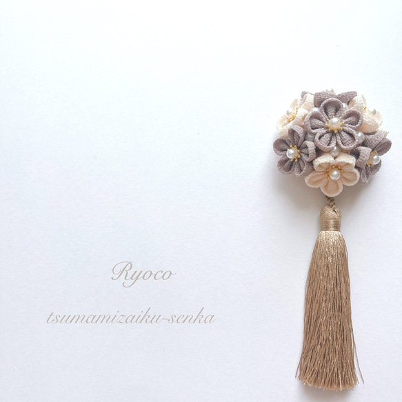 七五三　3歳女の子　着物・被布セット　水色　八重桜　つまみ細工　チャーム付　新品 SOUBIEN レンタル 七五三 女の子 3歳 着物 被布 フルセット 白