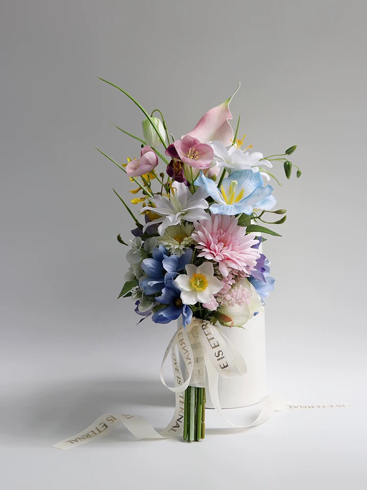 永遠に咲く幸せの花束 ～ 結婚式・記念日に輝く造花ブーケ