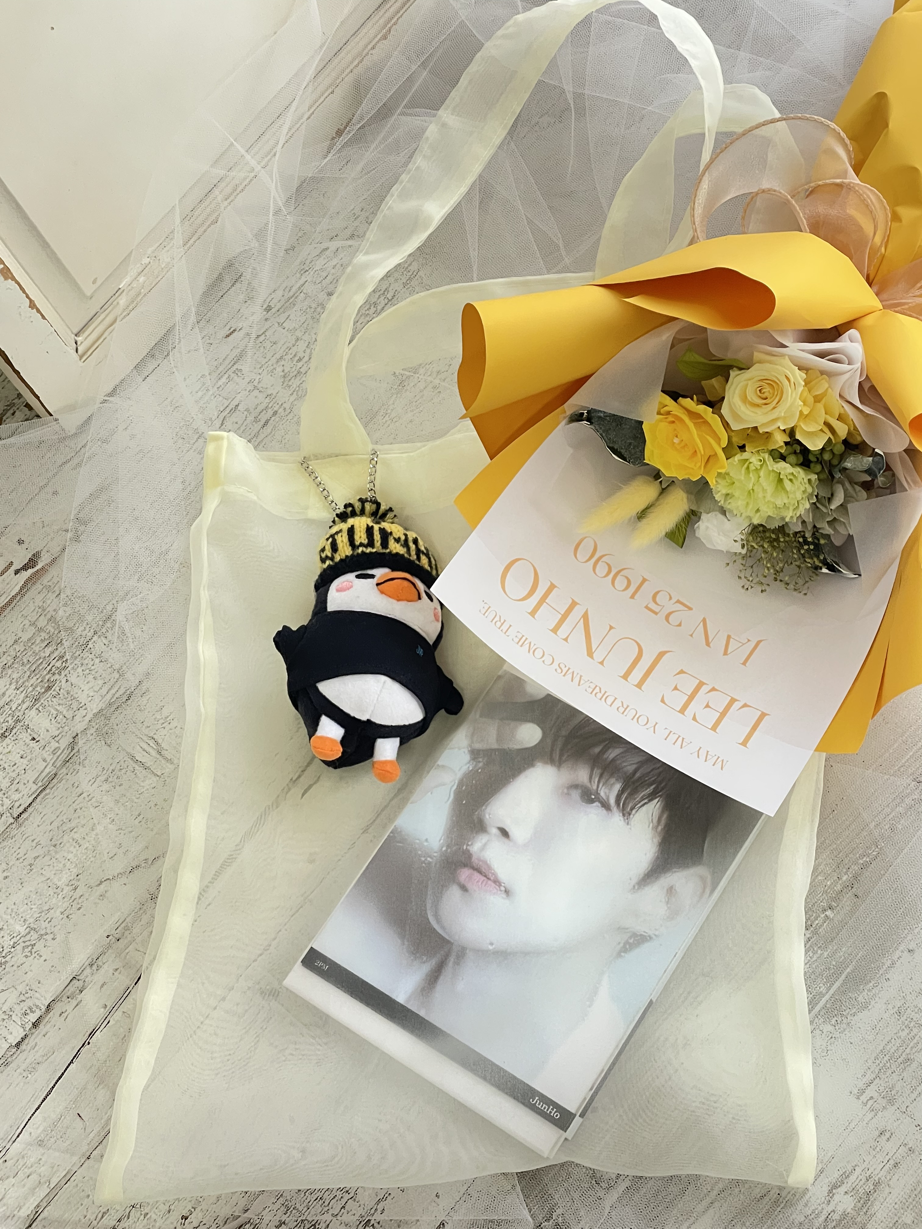 再販「flower's&」バッグインブーケ　ミモザイエロー  プリザーブド花束　推し活　母の日　韓国風ラッピング