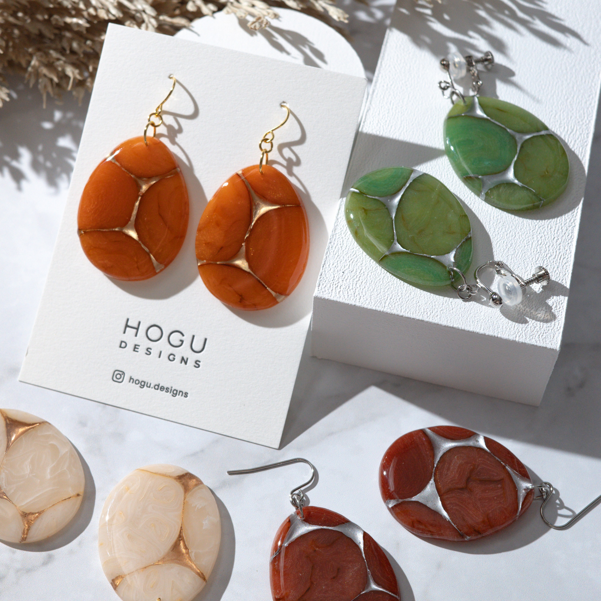 ナチュラルカラーのモードなイヤリング(ピアス変更可) ポリマークレイ