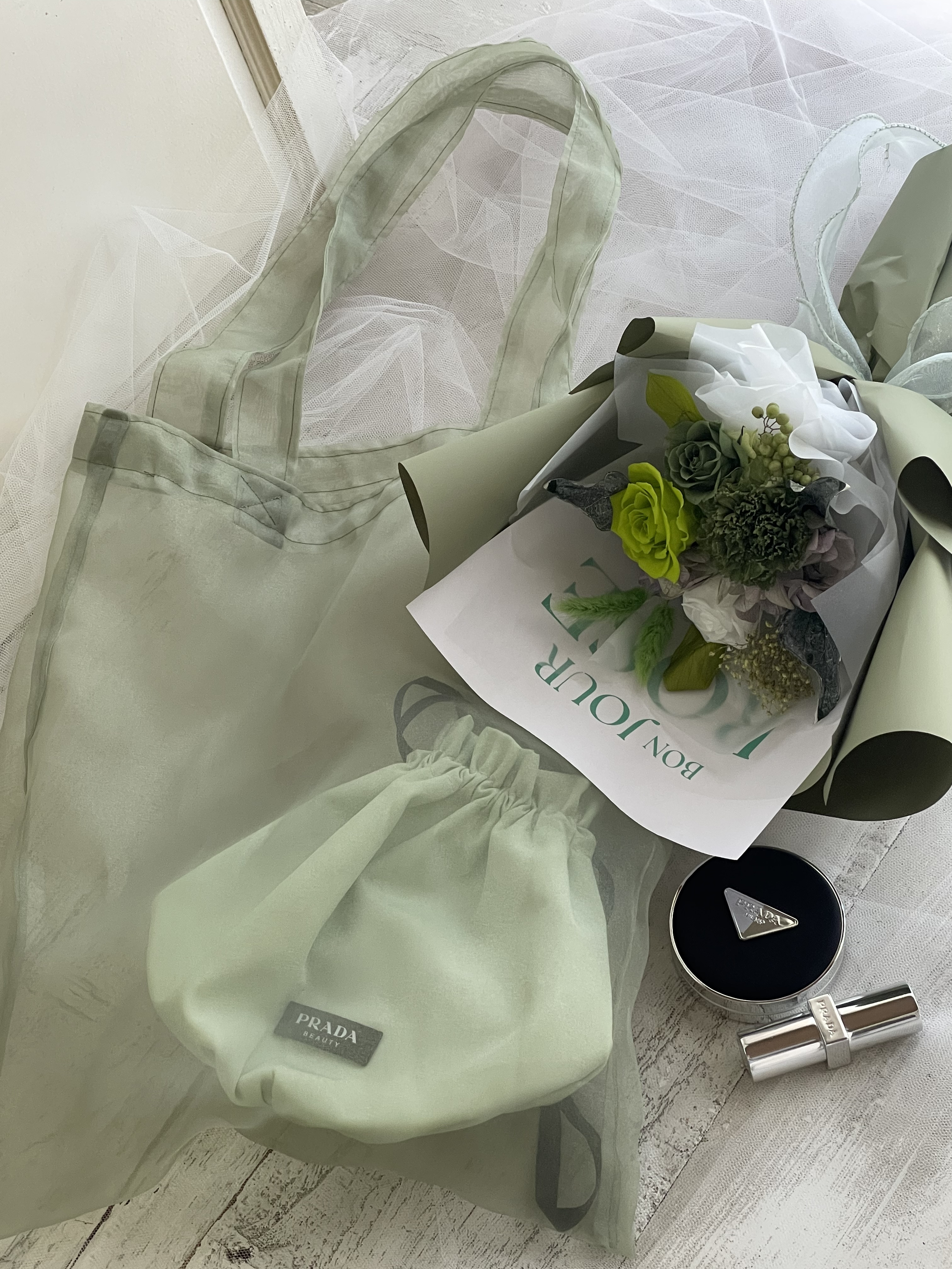 「flower's&」バッグインブーケ アッシュグリーン  プリザーブド花束　推し活　母の日　韓国風ラッピング