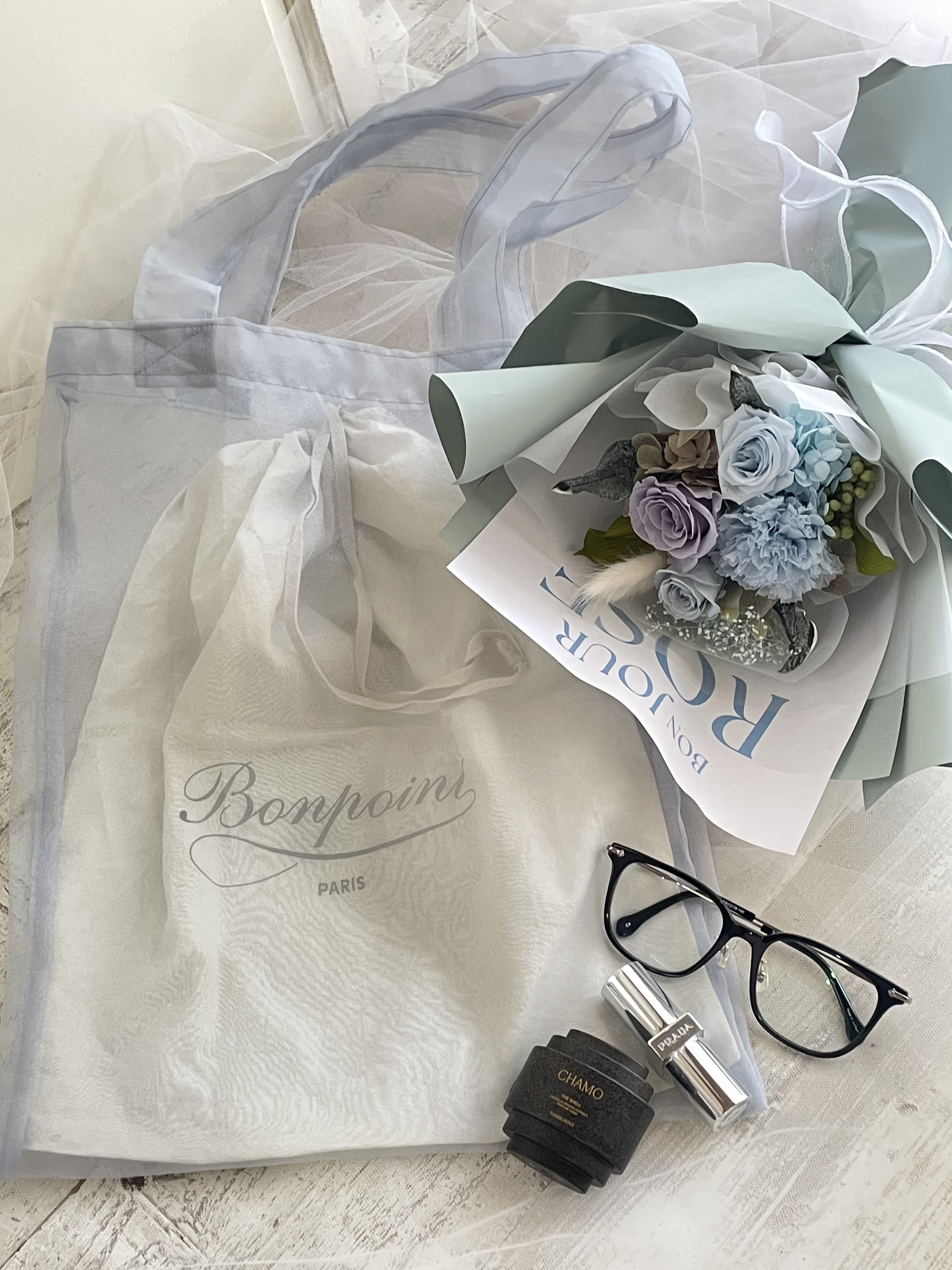 「flower's&」バッグインブーケ パウダーブルー プリザーブド花束　推し活　母の日　韓国風ラッピング