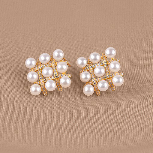 4-4.5mm淡水パールのピアス  イヤリング　真珠　淡水真珠　6月誕生石　夏の誕生石 ブライダル ウェディング 結婚式